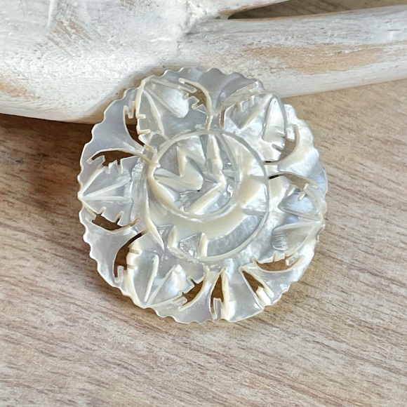 Vintage Mother of Pearl Floral Carved Brooch Pin - Picture 2 of 6
